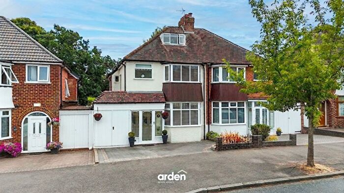 4 Bedroom Semi-Detached House For Sale In West Park Avenue, Birmingham, B31