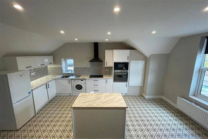 2 Bedroom Apartment To Rent In Noel Street, NG7