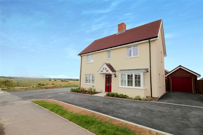4 Bedroom Detached House To Rent In Wolsey Park, Rayleigh Phase, SS6