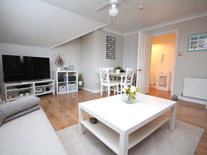 3 Bedroom Apartment For Sale In Chorley Close, Oakdale, Poole, BH15