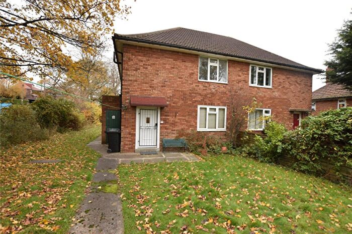 1 Bedroom Apartment To Rent In Spen Lane, Leeds, West Yorkshire, LS16