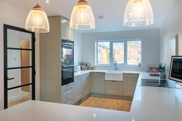 4 Bedroom Detached House For Sale In Margesson Drive, Barnt Green, B45