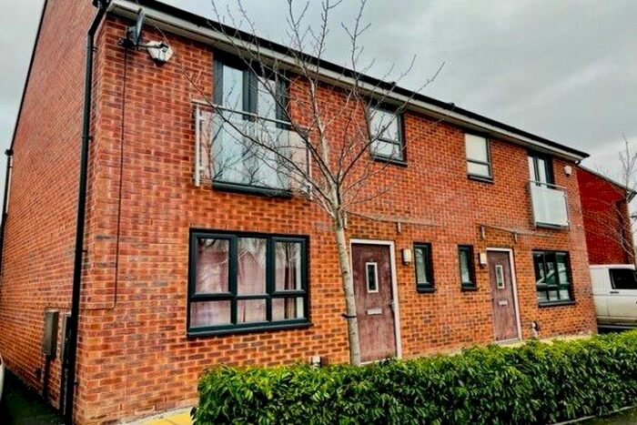 3 Bedroom Property To Rent In Canavan Way, Salford M7
