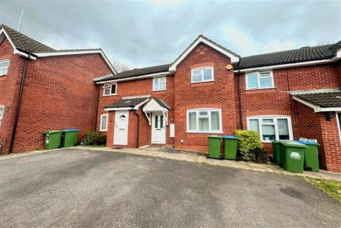 3 Bedroom House To Rent In Chelveston Crescent, SO16