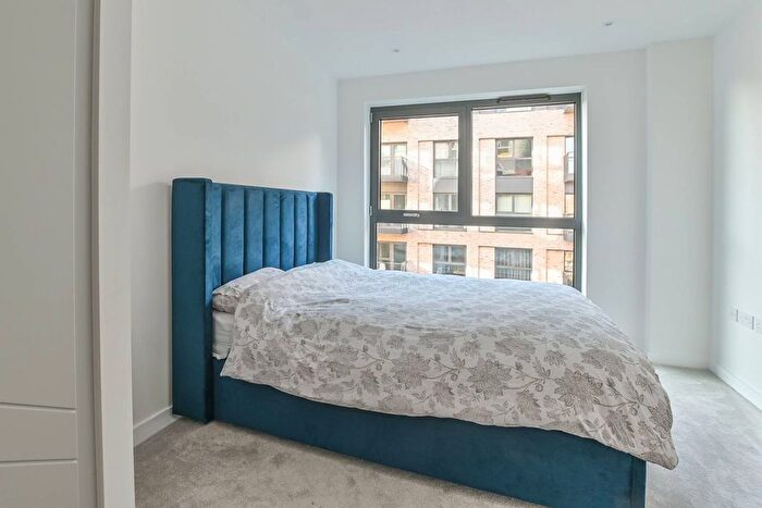 1 Bedroom Flat To Rent In Woodberry Down, Stoke Newington, London, N4