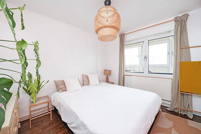 3 Bedroom Flat To Rent In Anderson Road, Hackney, London, E9