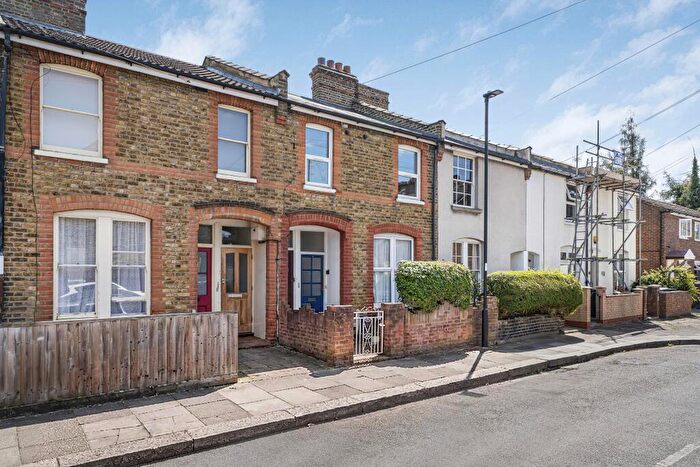 2 Bedroom Maisonette For Sale In Drake Street, Enfield, EN2