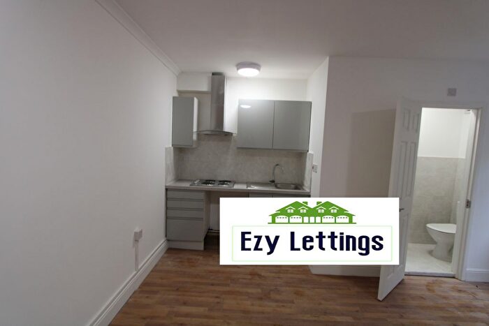 Studio To Rent In Bensham Grove, Thornton Heath, CR7