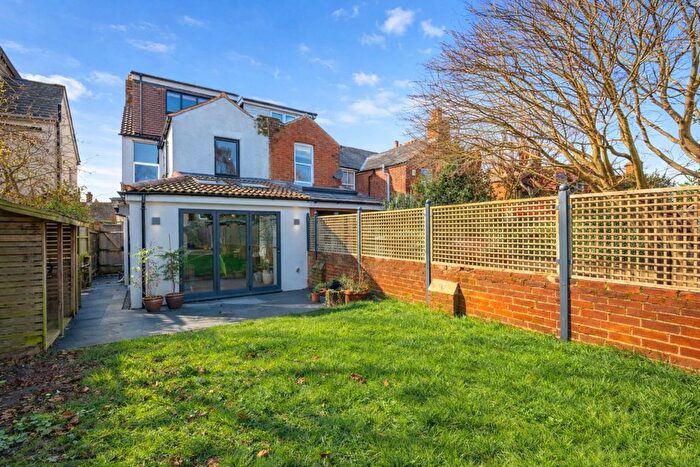 4 Bedroom Semi-detached House For Sale In Heaton Road, Canterbury, CT1