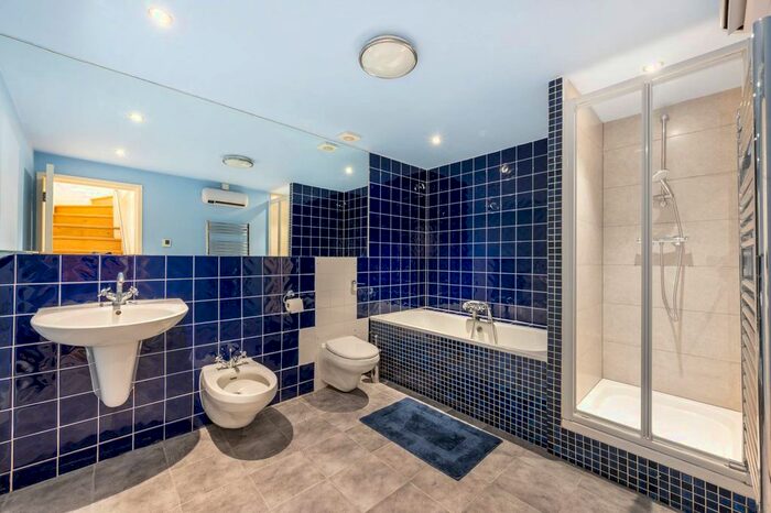 2 Bedroom Maisonette To Rent In Powis Terrace, Notting Hill, London, W11