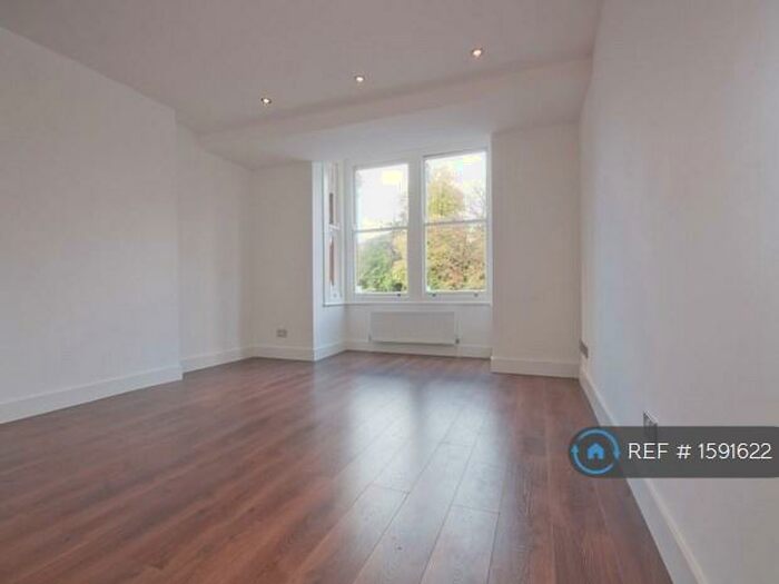 2 Bedroom Flat To Rent In Thurlow Park Road, London, SE21