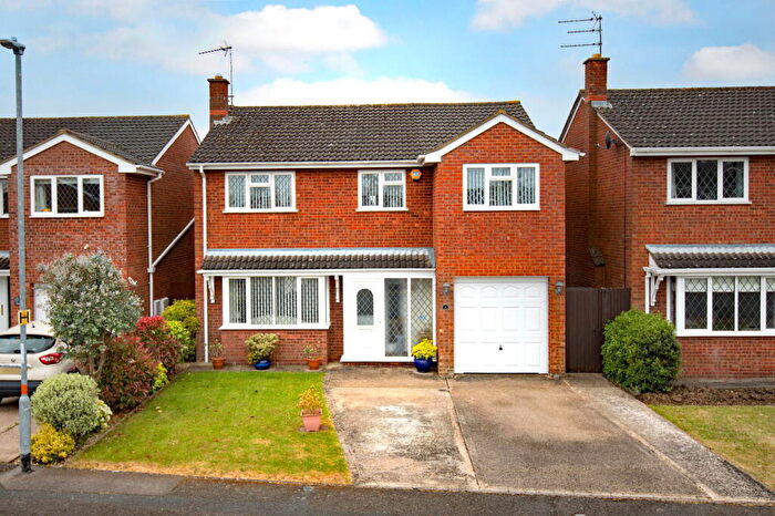 4 Bedroom Detached House For Sale In Long Close, Great Oakley, Corby, Northamptonshire, NN18