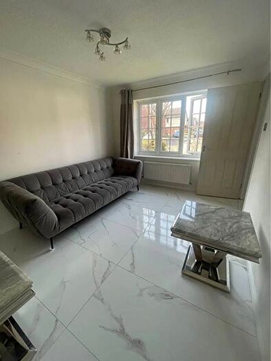 4 Bedroom Detached House To Rent In Ilford, IG6