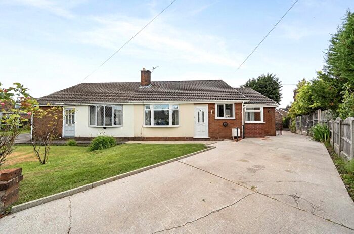 3 Bedroom Semi-Detached Bungalow For Sale In Lily Street, Royton, Oldham, Greater Manchester, OL2