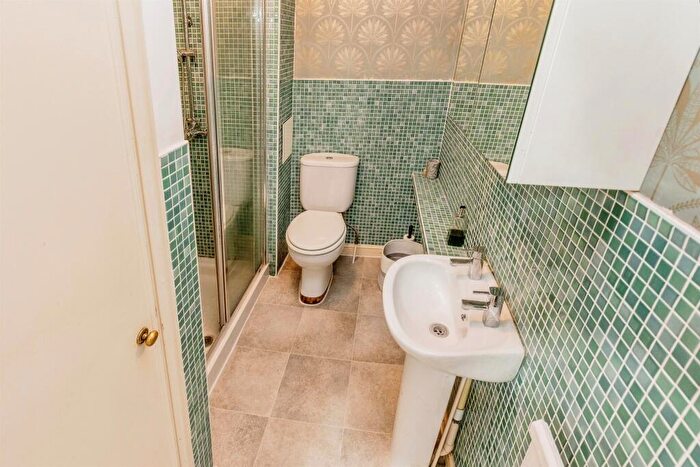1 Bedroom Apartment For Sale In Royal York Crescent, Clifton, Bristol, BS8