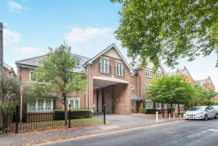 1 Bedroom Flat To Rent In Maybury Mews, Maybury Road, GU21