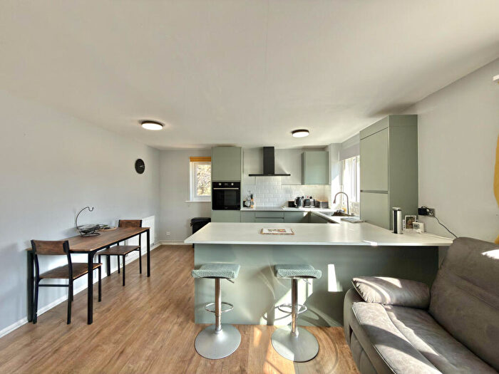 2 Bedroom Apartment To Rent In Samuel Close, New Cross, London, SE14