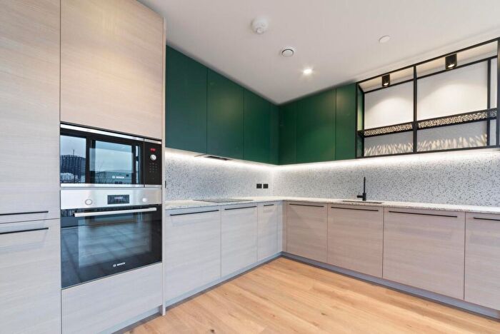 2 Bedroom Apartment To Rent In Iris House, Poplar Riverside, London, E14