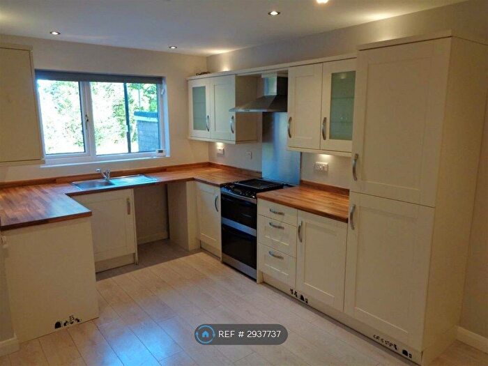 3 Bedroom End Of Terrace House To Rent In Dore, Sheffield, S17