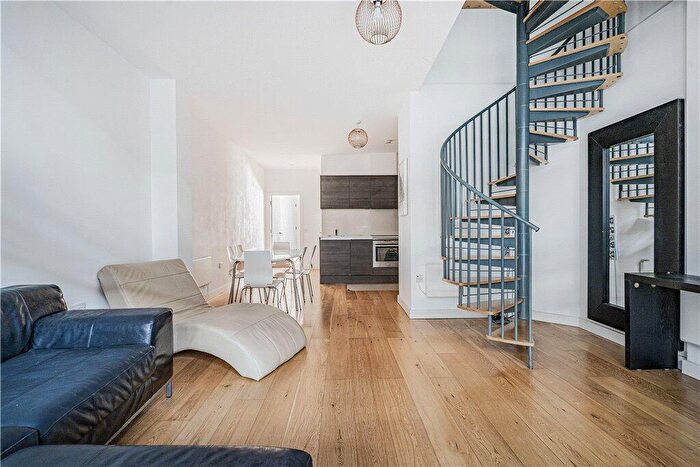 2 Bedroom Apartment To Rent In Crampton Street, London, SE17