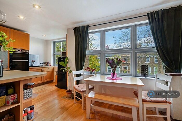 2 Bedroom Maisonette To Rent In Horton Road, London, E8