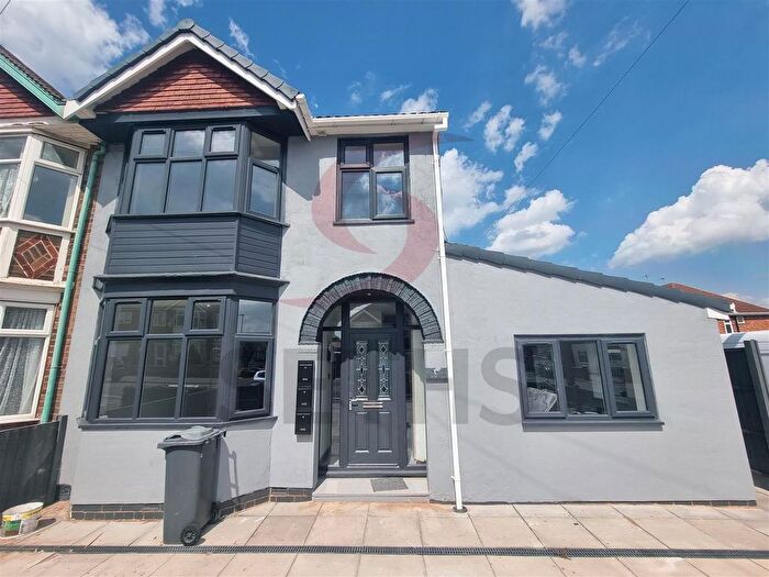 Studio To Rent In Woodbridge Road, Belgrave, Leicester, LE4