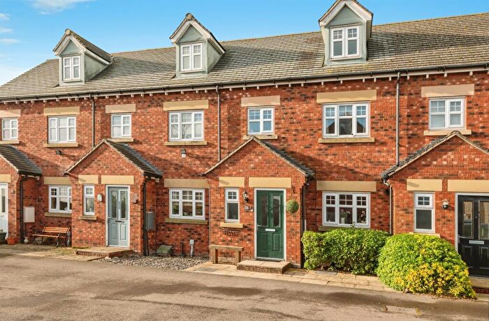 3 Bedroom Town House For Sale In Ivy Bank Close, Penistone, Sheffield, S36