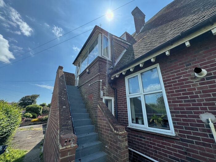 2 Bedroom Flat To Rent In Devonshire Gardens, Cliftonville, Margate, CT9