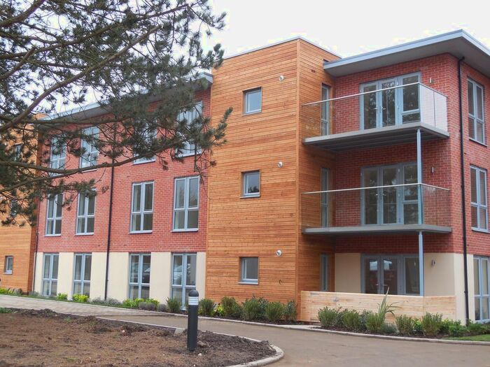 2 Bedroom Flat To Rent In Redwood Place, Morewood Close, Sevenoaks, Kent, TN13