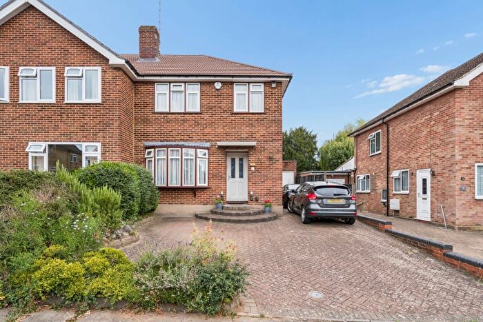 3 Bedroom Semi-Detached House For Sale In Maylands Drive, Uxbridge, UB8