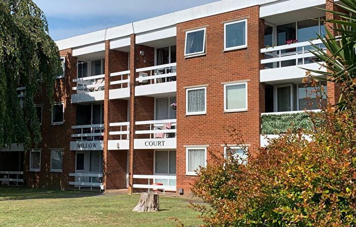 2 Bedroom Flat To Rent In St. Peters Park Road, Broadstairs, CT10