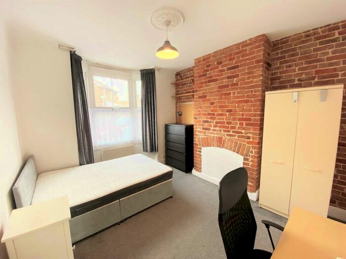 5 Bedroom Semi-Detached House To Rent In Beaconsfield Road, Canterbury, CT2