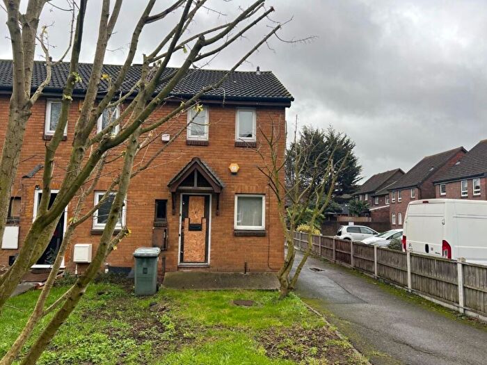 2 Bedroom End Of Terrace House For Sale In Canterbury Close, Beckton, London, E6