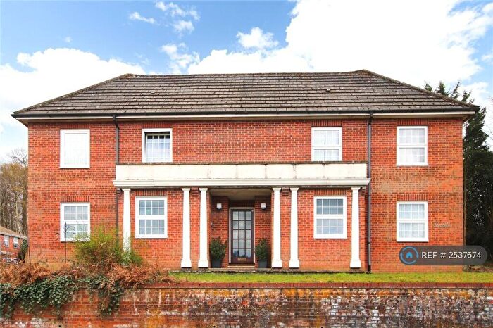 1 Bedroom Flat To Rent In Crowthorne Rd, Bracknell, RG12