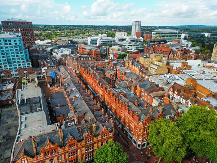 2 Bedroom Flat For Sale In Queen Victoria Street, Reading, Berkshire, RG1
