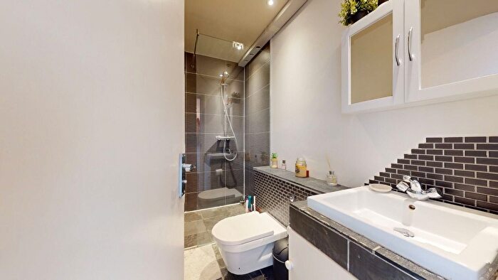 1 Bedroom Flat To Rent In Netherwood Road, London, W14