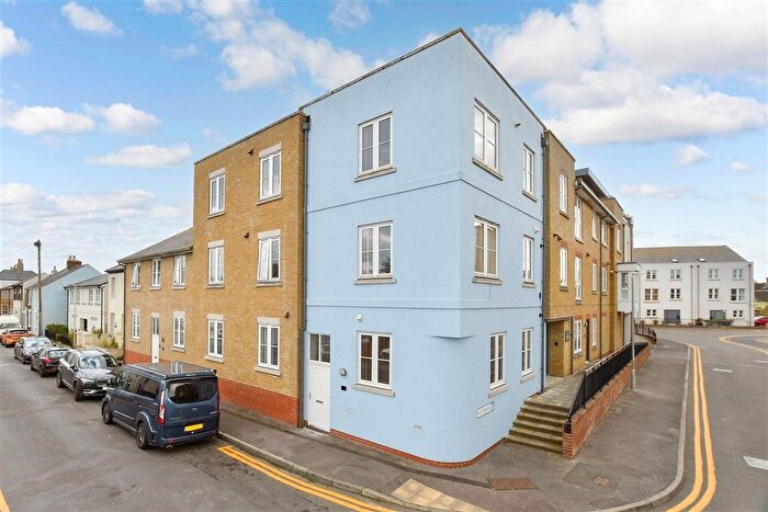2 Bedroom Flat For Sale In Cannon Street, Deal, Kent, CT14