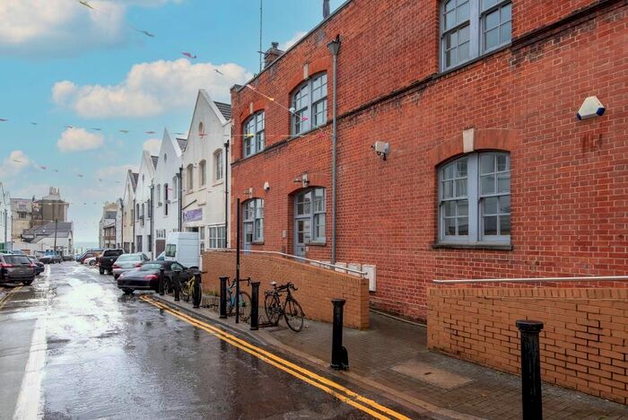 2 Bedroom Flat To Rent In Alpha House, St Johns Road, Brighton, BN3