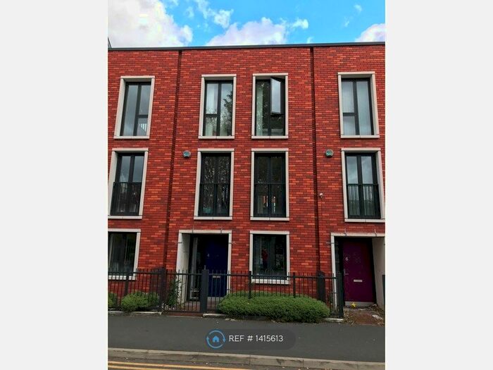 3 Bedroom Terraced House To Rent In Barrow Street, Manchester, M3