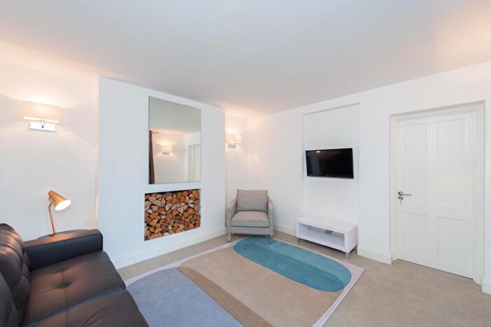 1 Bedroom Flat To Rent In Chagford House, Chagford Street, London, NW1
