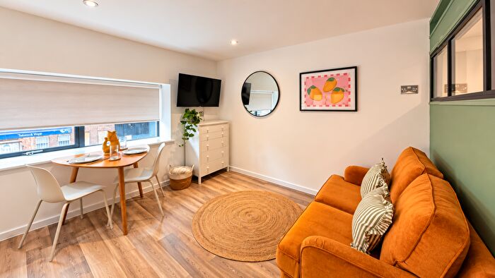 Studio To Rent In Gold Kenwood- Studio |Verney St, EX1