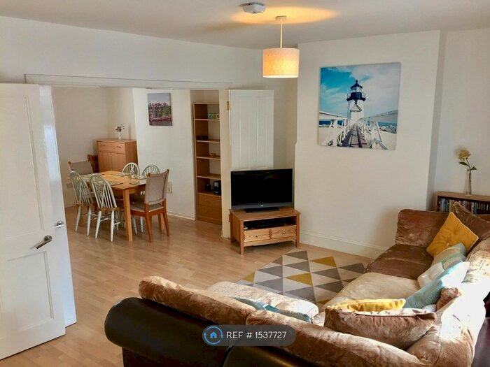 4 Bedroom End Of Terrace House To Rent In South View Place, Bournemouth, BH2