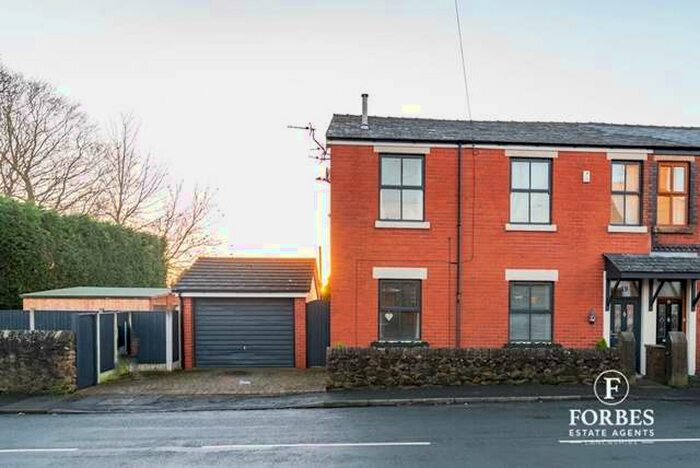 4 Bedroom Detached Bungalow To Rent In Pear Tree Road, Clayton-le-woods, Chorley, PR6