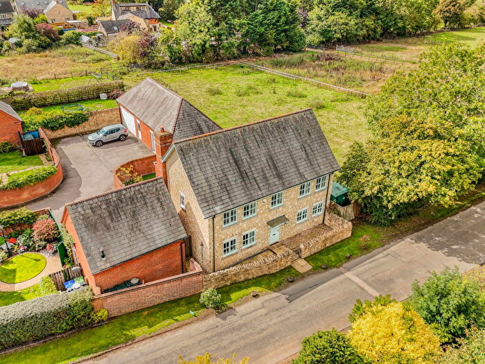 4 Bedroom Detached House For Sale In Greatworth, Northamptonshire, OX17