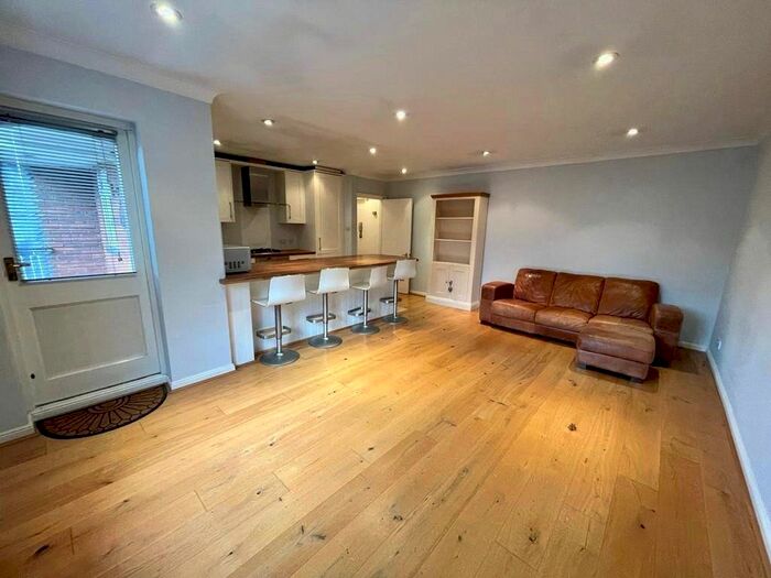 2 Bedroom Flat To Rent In Albany Crescent, Claygate, Esher, KT10