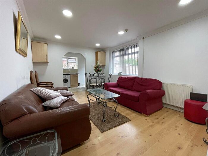 2 Bedroom Apartment To Rent In Stacey Road, Cardiff, CF24