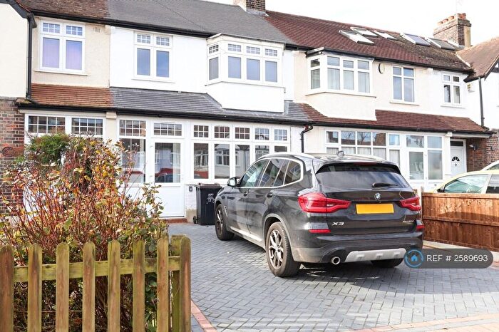 3 Bedroom Terraced House To Rent In Aviemore Way, Beckenham, BR3