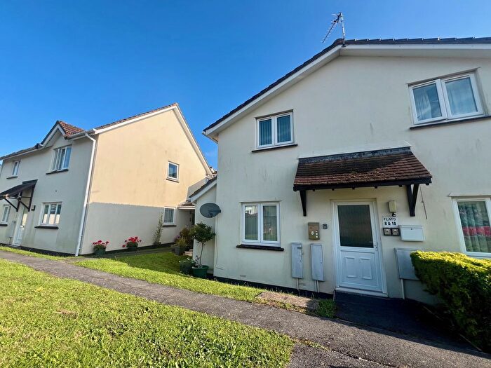 2 Bedroom Property To Rent In Gibson Drive, Paignton, TQ4
