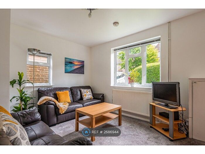 5 Bedroom Semi-Detached House To Rent In Hillside, Brighton, BN2