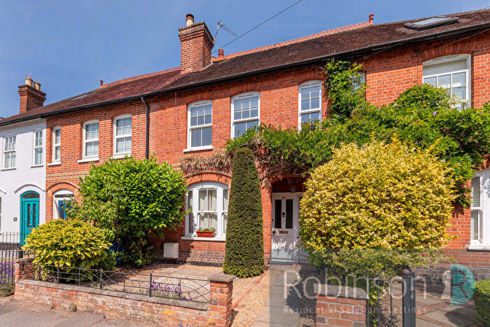 3 Bedroom Terraced House For Sale In Wellington Road, SL6